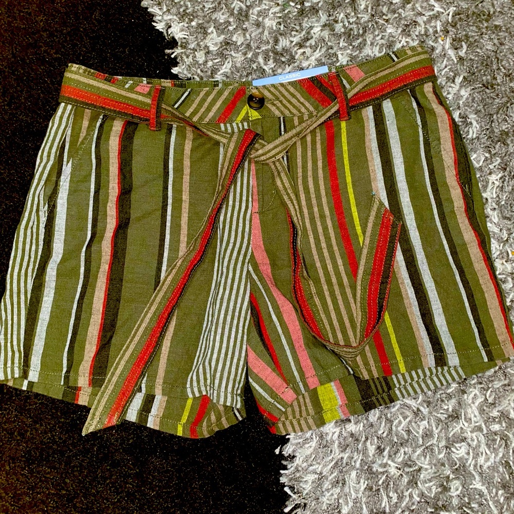 Brand New! Liz Claiborne Classic Shorts with Toe Belt Waist